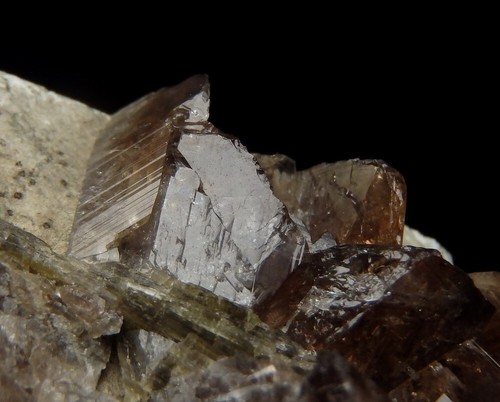 AXINITE-(Fe) crystals !!! - FRANCE - Alps - Grenoble - Le Bourg-d'Oisans /pk231 - Picture 3 of 13