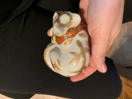 VINTAGE JAPANESE KUTANI PORCELAIN SLEEPING KITTY CAT FIGURINE WITH FREE SHIPPING - Picture 2 of 6