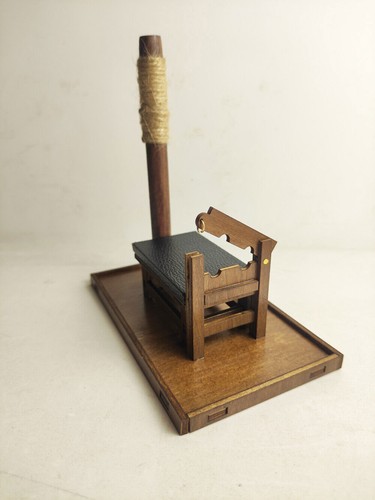1/12 Wooden Torture Device Chair Tiger Stool Model Soldier Scene Accessories DIY - Picture 4 of 4