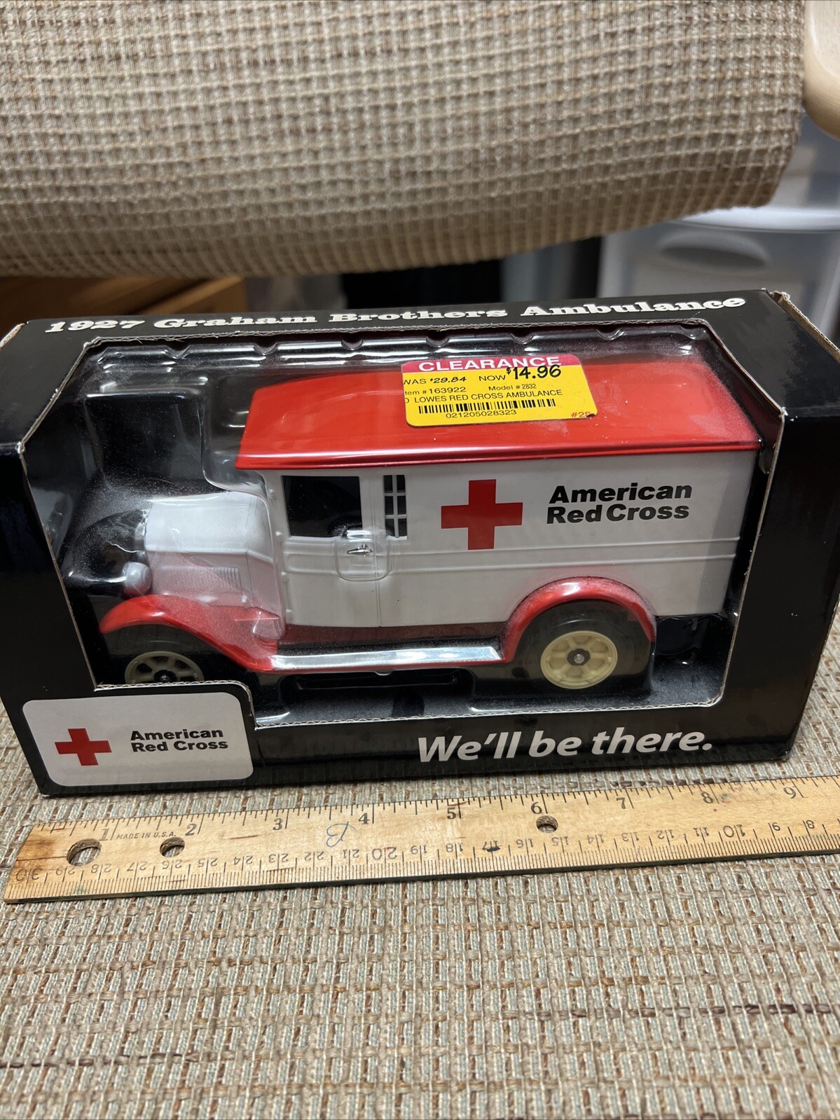 Vtg 1927 Graham Bros Ambulance American Red Cross 1:24 Die-Cast ERTL Collectible