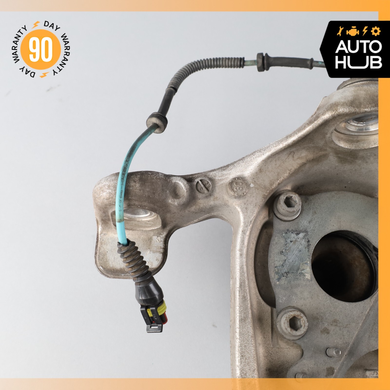 03-10 Maserati Quattroporte M139 Front Right Side Spindle Knuckle Hub OEM 72k