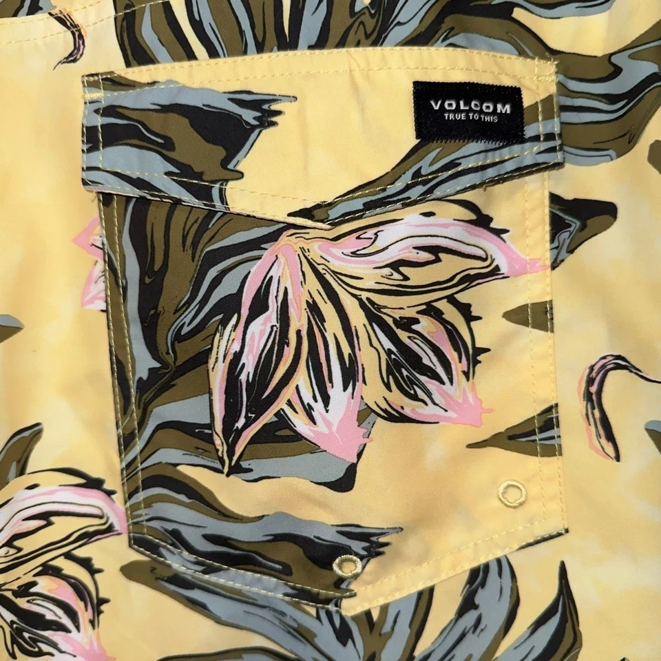 Volcom Mens 2XL Surf Board Shorts Swim Trunks Palm Dawn Yellow Elastic Waist - Image 4 of 4