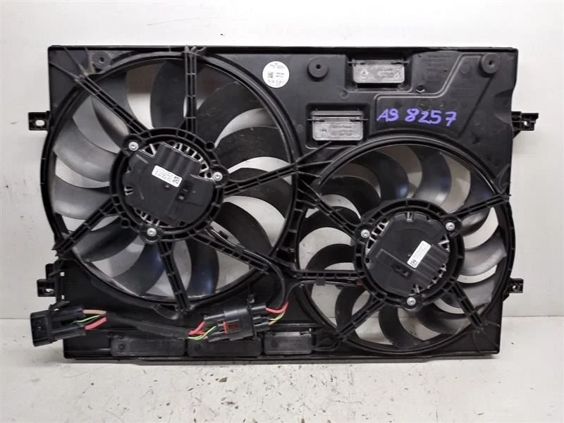 2021 audi Q3 OEM engine radiator fan assembly 28k miles 2.0L fits19-23 Foto 2 de 4