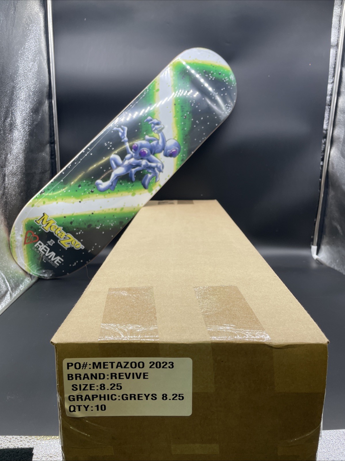 MetaZoo x Revive UFO Grays Skateboard Deck Sealed 8.25 Case 