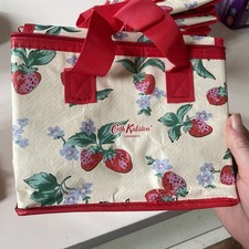 New Cath Kidston Insulated Cool Lunch Picnic Bag Strawberry Print