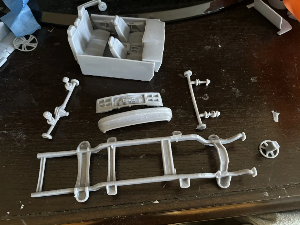 2 Door Tahoe Kit (1/24) - Image 4 of 4