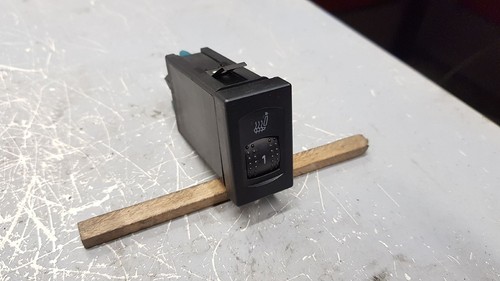 Schalter Sitzheizung Vorne Links Fahrersitz 3B0963563 VW 3 B Passat 1.8 5V Turbo