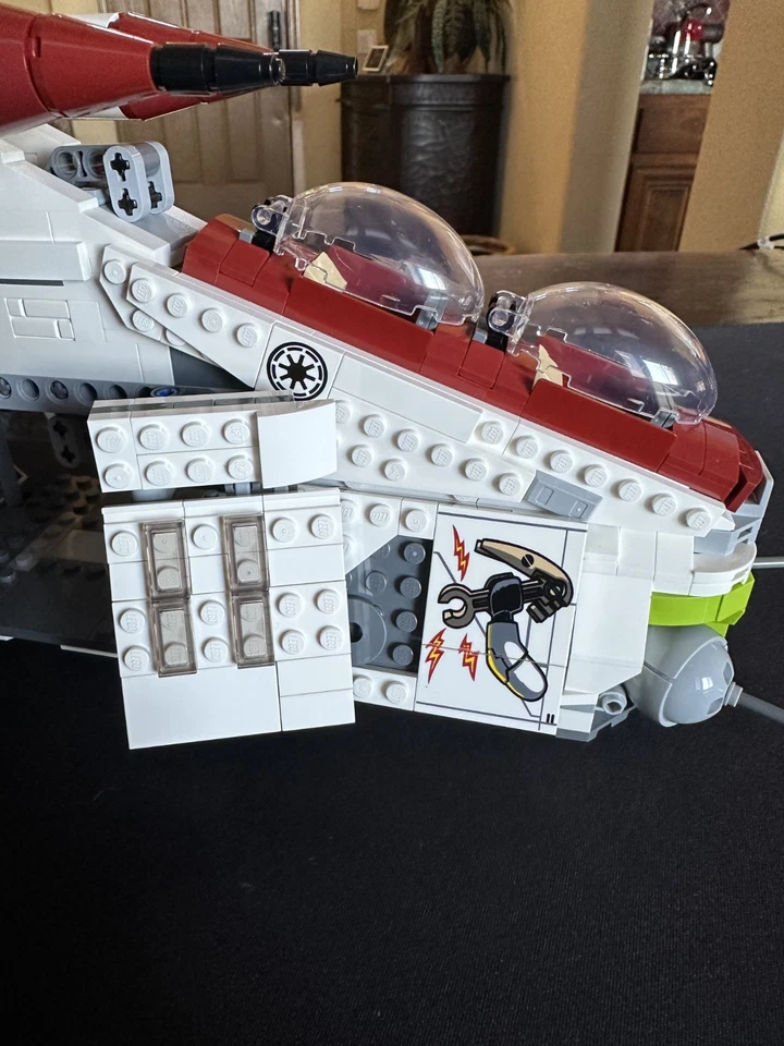 LEGO Star Wars Clone Wars Republic Gunship 75354 Recolor (obra de arte de droides de batalla) Foto 3 de 4