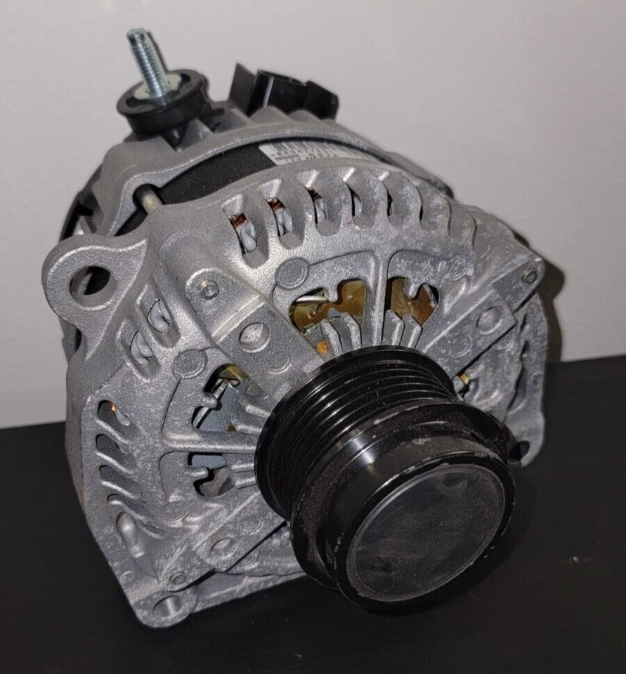 Chevrolet Tahoe VinC V8 5.3Liter Alt 2015 To 2020 /170Amps/OEM/By/RR_Alternators - Image 3 of 4