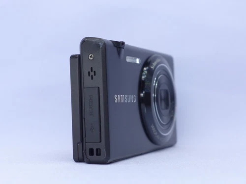 Samsung MV800 Flip-out Selfie 5x Zoom 16 Megapixels Touch Vlog Camera In English - Picture 7 of 9
