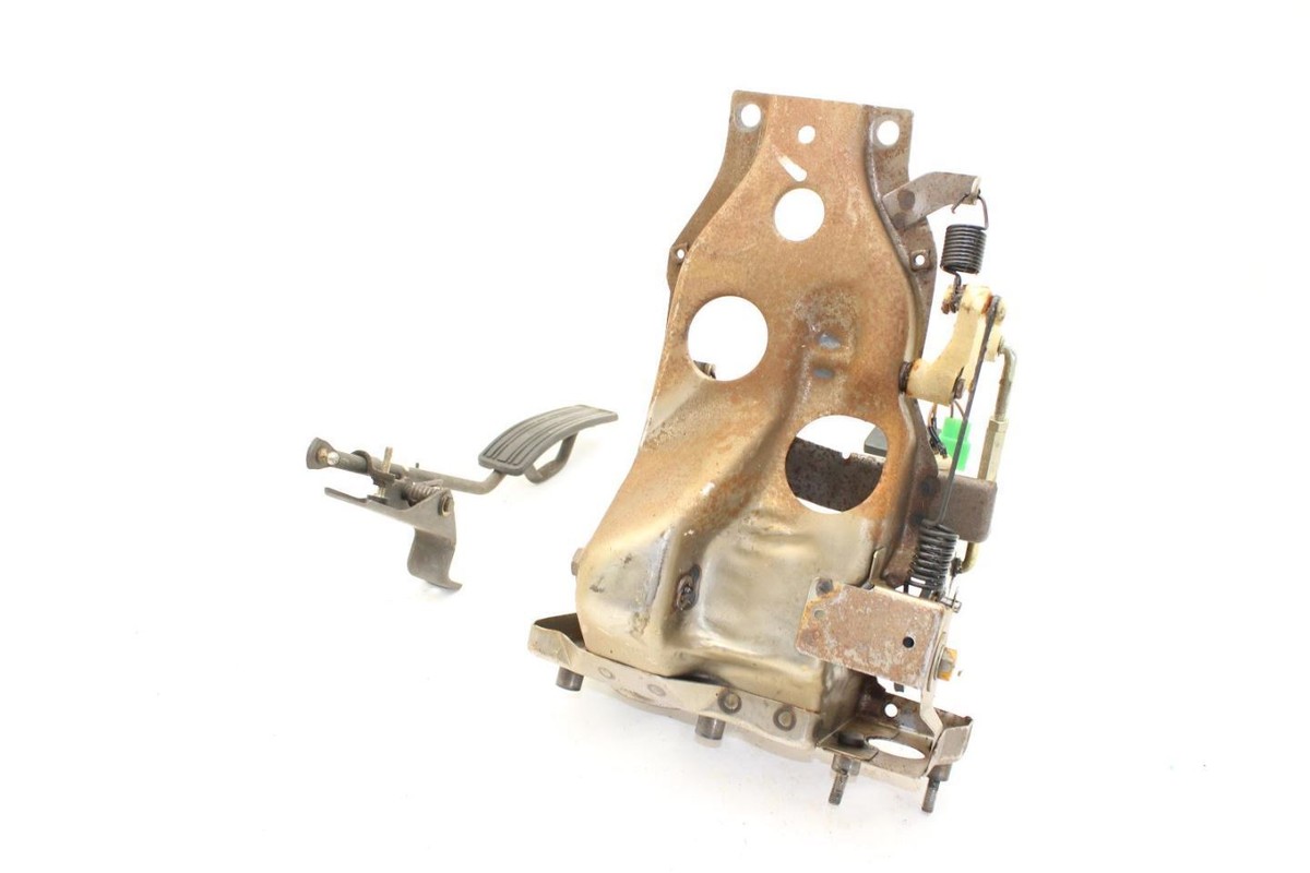 82-83 280ZX Accelerator Brake and Clutch Pedal Assembly with