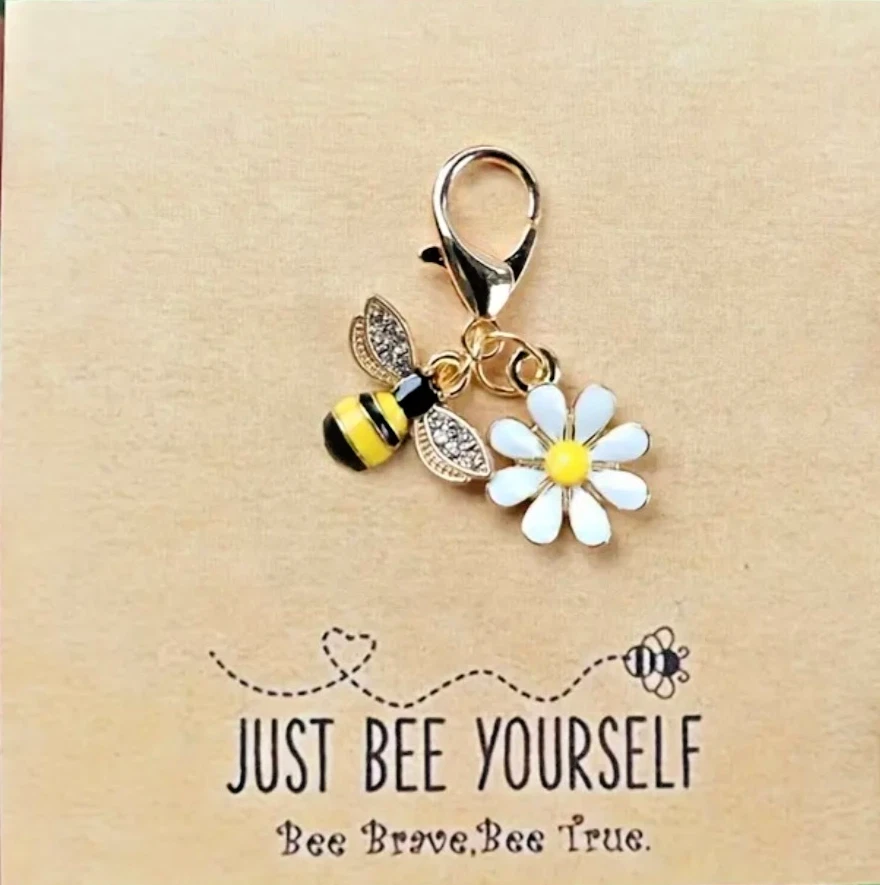 JUST BEE YOURSELF MINI KEYRING WITH FLOWER DAISY CHARMS KEY RING CHARM DAISY