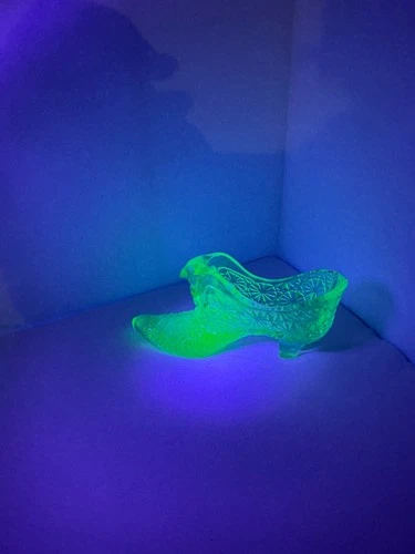 vintage green glass slipper figurine, Fenton Glass Daisy and Button pattern