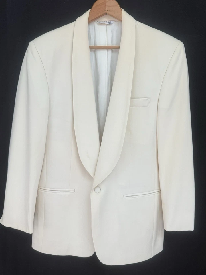 ADOLFO COUTURE OFF WHITE DINNER JACKET~SHAWL COLLAR~SINGLE BUTTON~SIZE 38 - Image 2 of 4
