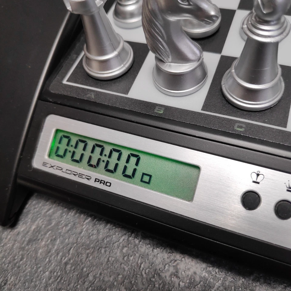 Mephisto Saitek Explorer Pro Schachcomputer Vollständig Chess Computer  - Bild 2 von 4