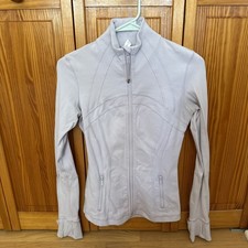 Lululemon Women  s Define Jacket Size 4 Full Length Luon Frosted Lavender