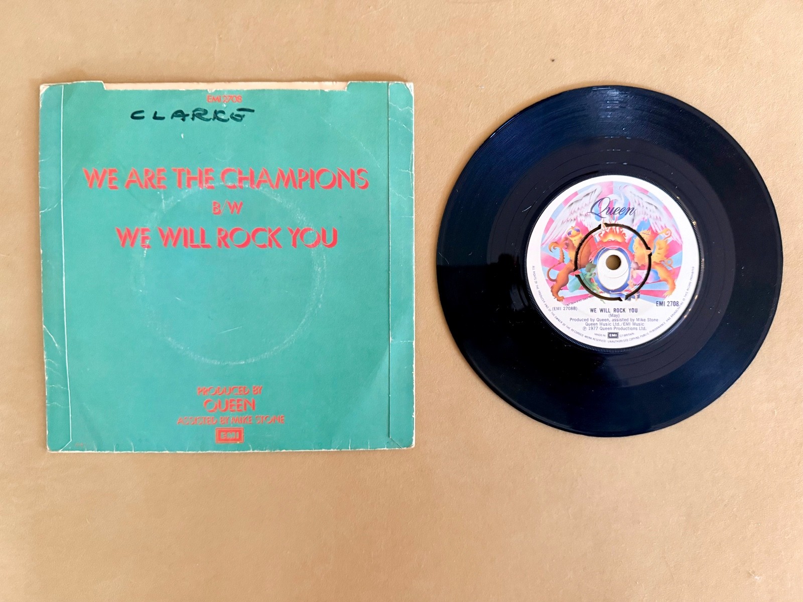 Vinyl 7" Inch single record - Queen - We Are The Champions image 2