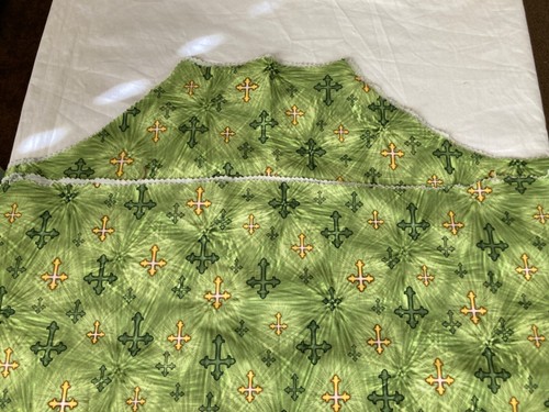 QT FABRICS - PSALMS OVERLAPPING CROSSES-GREEN 2 YDS - Picture 3 of 3