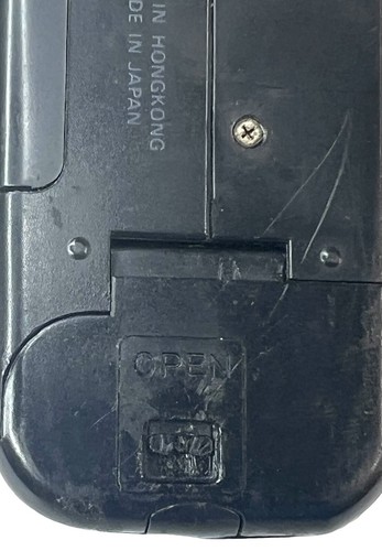 Vtg YASHICA Zoom Image 70 SE 35mm Camera F 35 70mm Scratches Untested Parts Only - Picture 17 of 24