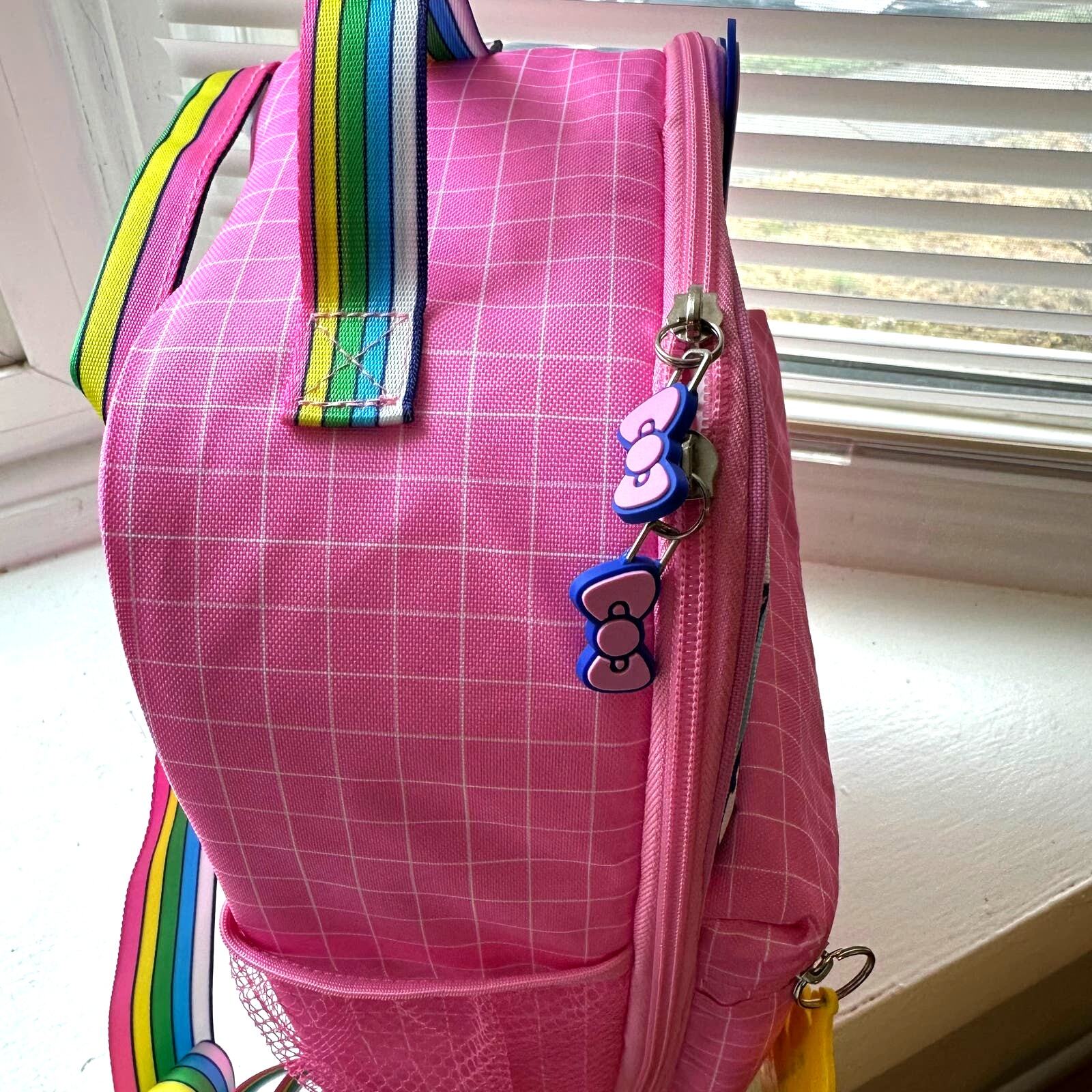 Hello Kitty x Igloo Cooler Backpack EUC - image 3