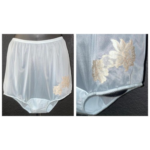 Vintage 1950's VANITY FAIR Baby Blue & Ecru Lace Classic Nylon Panties 6