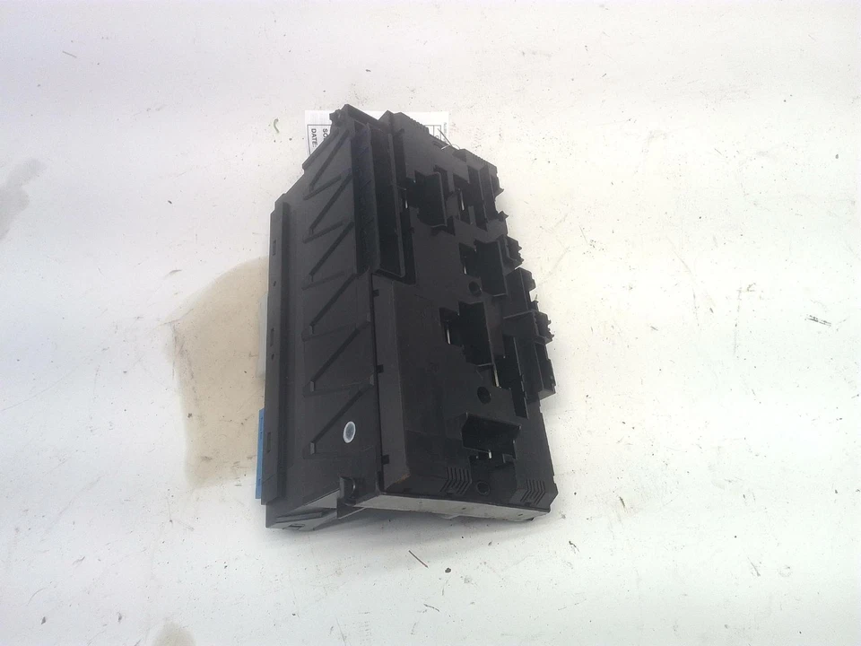 BMW 650I 2013-2019 Gran Coupé F06 distribución derecha módulo de carrocería y fusible OEM Foto 2 de 3