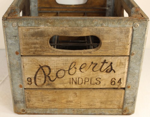 Antique ROBERTS Dairy Indianapolis Indiana Wood Dairy Milk Bottle Crate Carrier - Picture 2 of 11