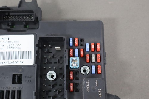 2004 Cadillac XLR (RH Dash Location) Body Control Module BCM - Picture 5 of 14