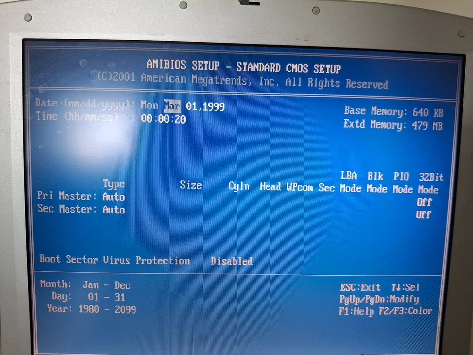 Averatec 3200 Series mit 14'' Display Notebook Lap Top (1251 ) - Bild 2 von 4