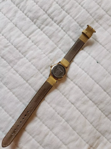 2x Watches Disney Tinker Bell & Winnie Pooh Honey Pot & Bee Hands Need Battery - Picture 4 of 9