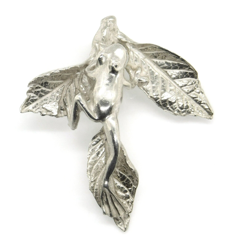 Signed TJF 925 Sterling Silver 3D Frog on Leaf Pendant - Picture 2 of 11