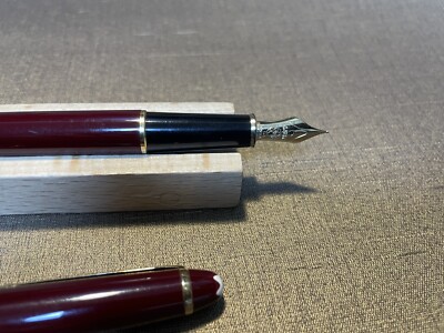 MONTBLANC FOUNTAIN PEN 4810 MEISTERSTUCK 14K-585 VINTAGE RED