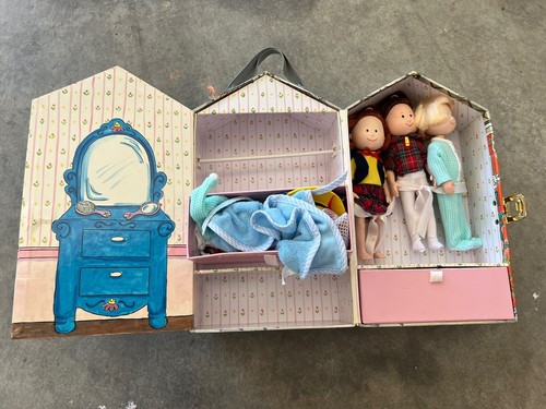 3 Madeline Dolls Eden Toys 1999 Dollhouse Closet Carrying Case Doll & Clothing - Picture 5 of 8
