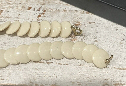 Vintage To Now Cream Shell Tan Jewelry Lot 10 Necklaces Lot - Picture 4 of 8