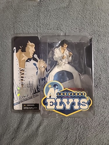 2004 McFarland: 1956 Elvis The Year In Gold, Elvis Presley 2, Las Vegas Elvis 3 - Picture 6 of 9