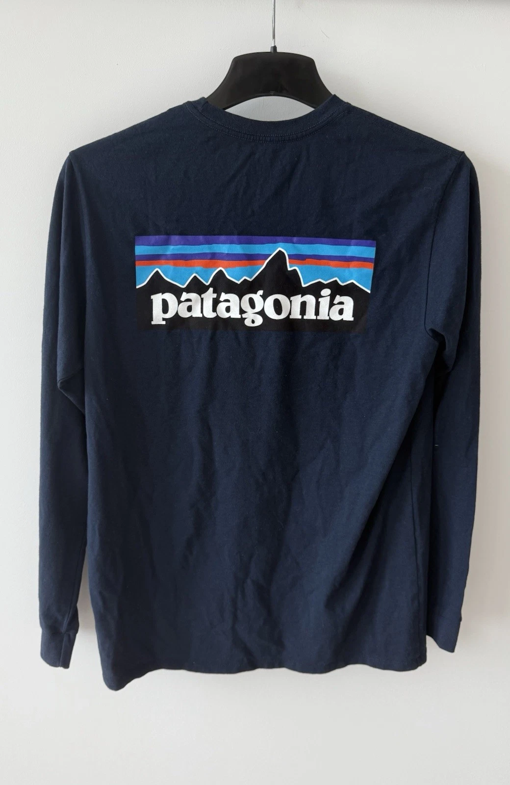 PATAGONIA Long sleeve P-6 Logo Responsibili-Tee Navy Men's Medium 38518