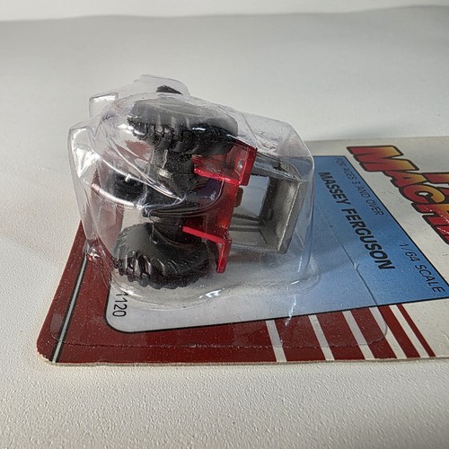 Ertl Farm Machines 1/64 1986 Massey Ferguson Tractor #1120 Brand New On Card - Picture 5 of 6