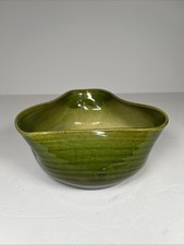 Bretby - gr&uuml;n glasierte Jardiniere Pflanzschale - Freeform - 1950 E - 18 cm breit