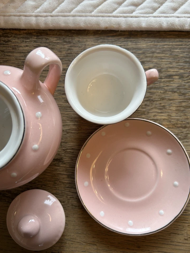 Tetera, taza y platillo Pottery Barn cerámica rosa rosa Foto 4 de 4