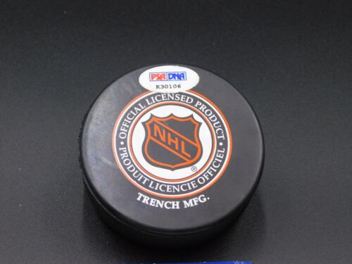 GORDIE HOWE Signed / Autographed Detroit Red Wings Hockey Puck "Mr. Hockey" PSA - Picture 3 of 3
