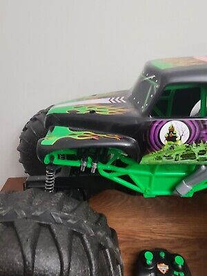  Monster Jam, Official Mega Grave Digger All-Terrain Remote Control  Monster Truck, Over 2 Ft. Tall, 1:6 Scale, Kids Toys for Boys and Girls  Ages 4-6+ : Sports & Outdoors