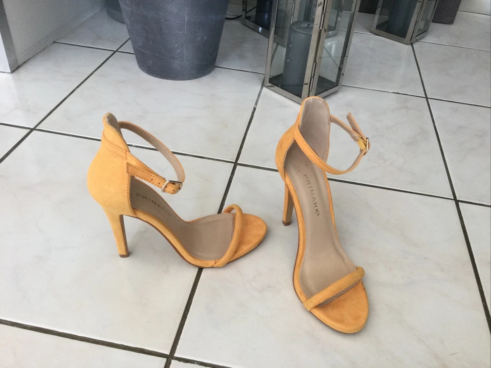 Escarpins PRIMARK pointure 38 jaune bon état - Photo 1/4