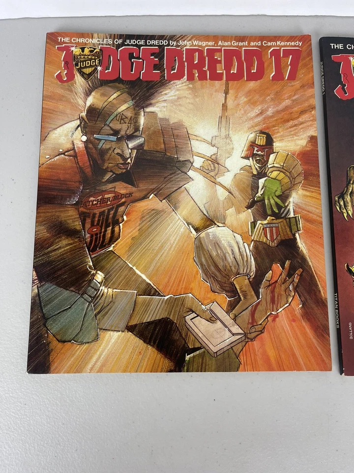 Libro Judge Dredd 17 TP por John Wagner - Titan Books 1987 - I am The Law, 2 libros Foto 2 de 4