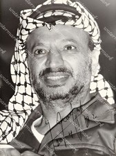 YASSER ARAFAT PALESTINIAN POLITICAL LEADER SIGNED REPRINT PHOTO 11