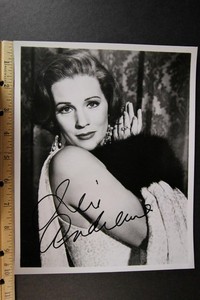 ジュリー・アンドリュース直筆サイン入り超 大型写真…Julie〜 ジュリー・アンドリュース直筆サイン入り超 大型写真…Julie