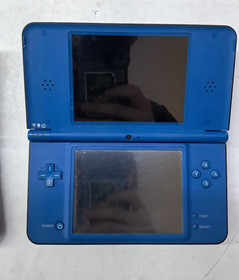 Nintendo DS Handheld Consoles (LOT OF 4) (PARTS/REPAIR)