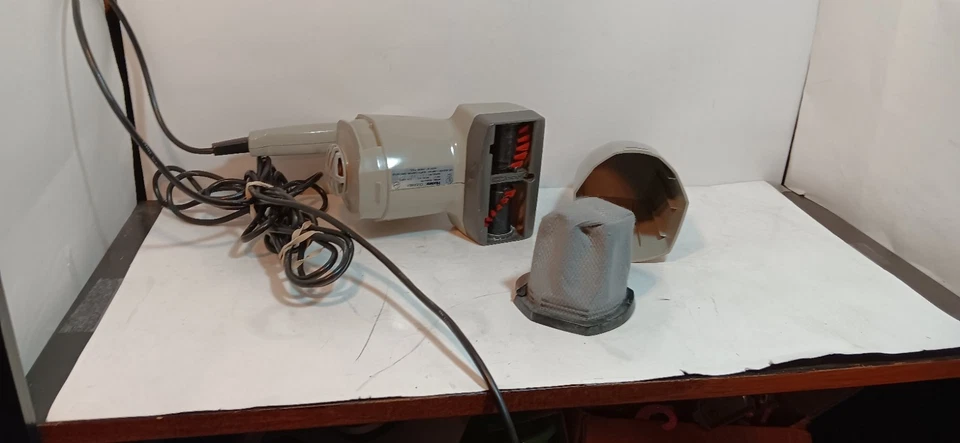 Vintage Hoover S1083 Brush Vac Heavy Duty Handheld Vacuum Cleaner Works Great - Image 4 of 4