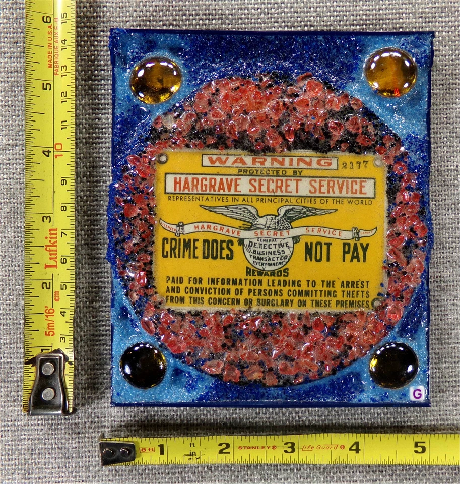 CRIMEN NO PAGA: Collage de arte en CD/estuche reutilizado, listo para colgar 2024 Glenn Shiring Foto 3 de 4