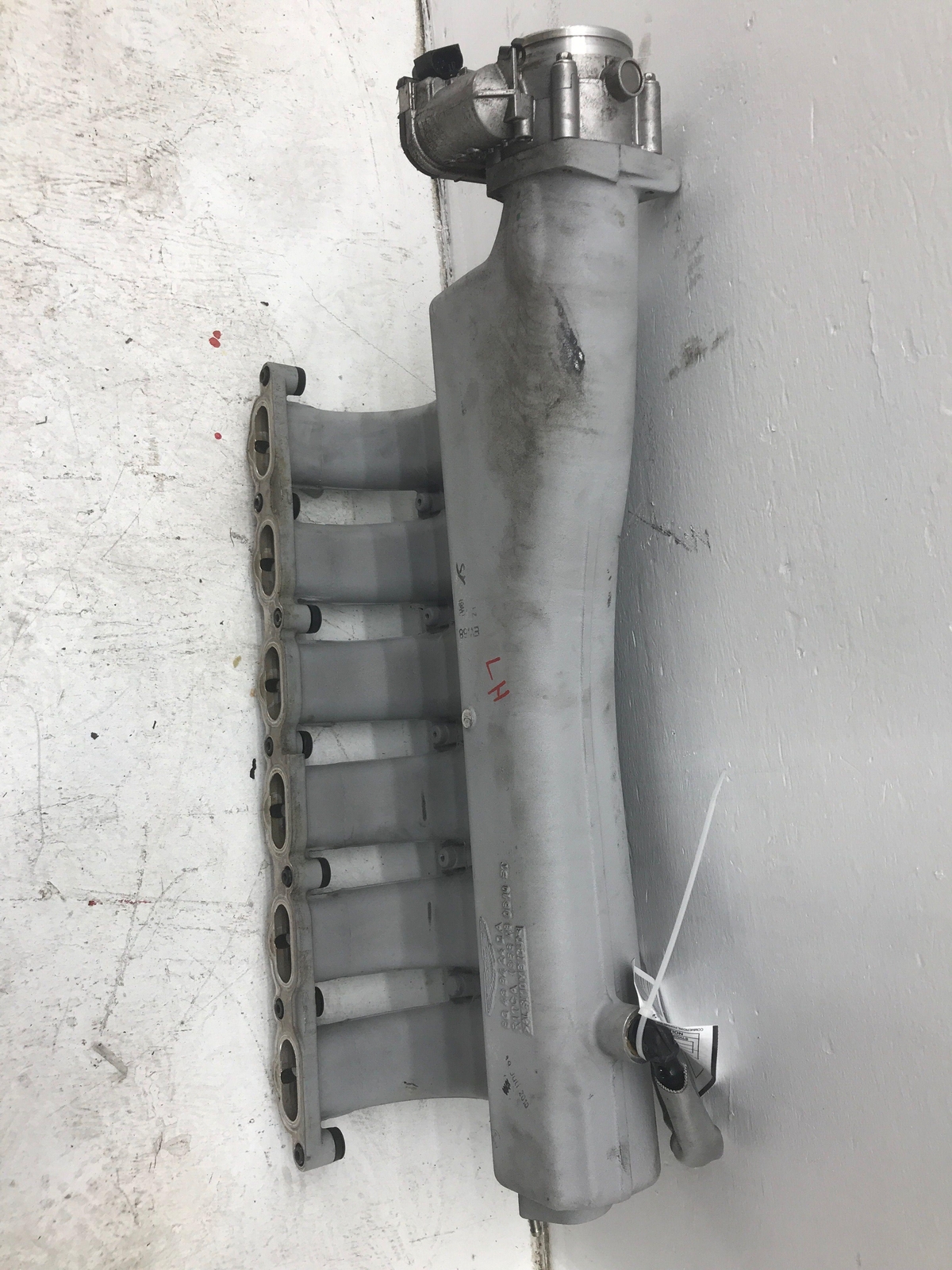 2011-2020 ASTON MARTIN RAPIDE 6.0L V12 INTAKE MANIFOLD LEFT 8G439424DA OEM