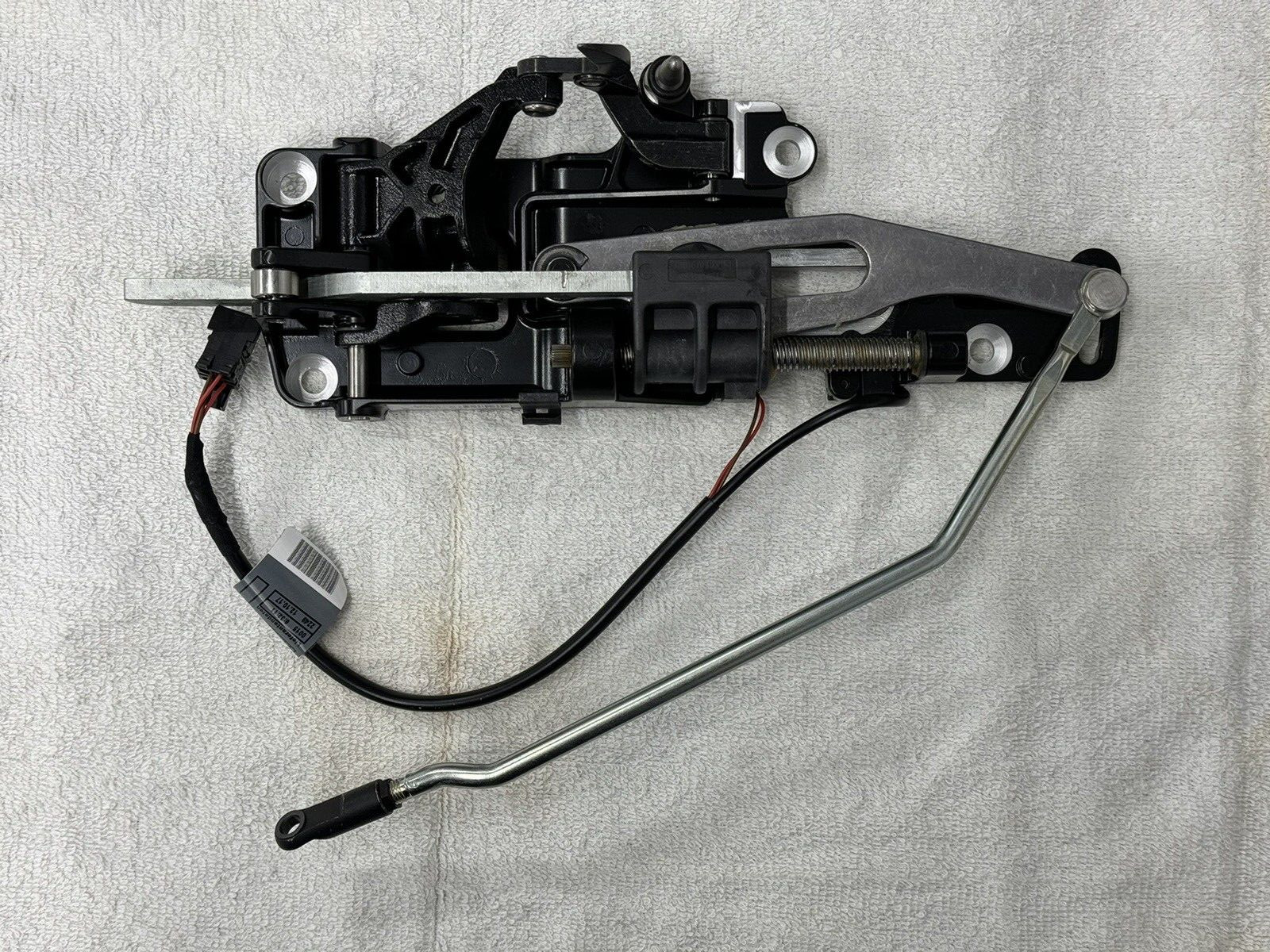Genuine Aston Martin Auto Latch Kit Left Hand OEM # 4G43-L51270-AA